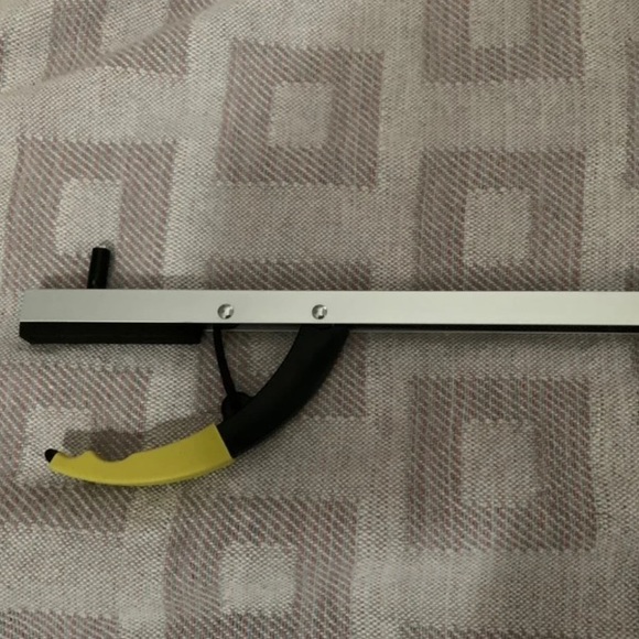 New! MEDLINE Pistol Grip Reacher, 32" - Picture 1 of 7
